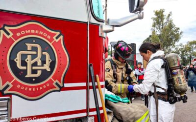 BOMBEROS DE QUERÉTARO CONTROLAN FUGA DE QUÍMICOS EN LA CENTRAL DE ABASTOS.